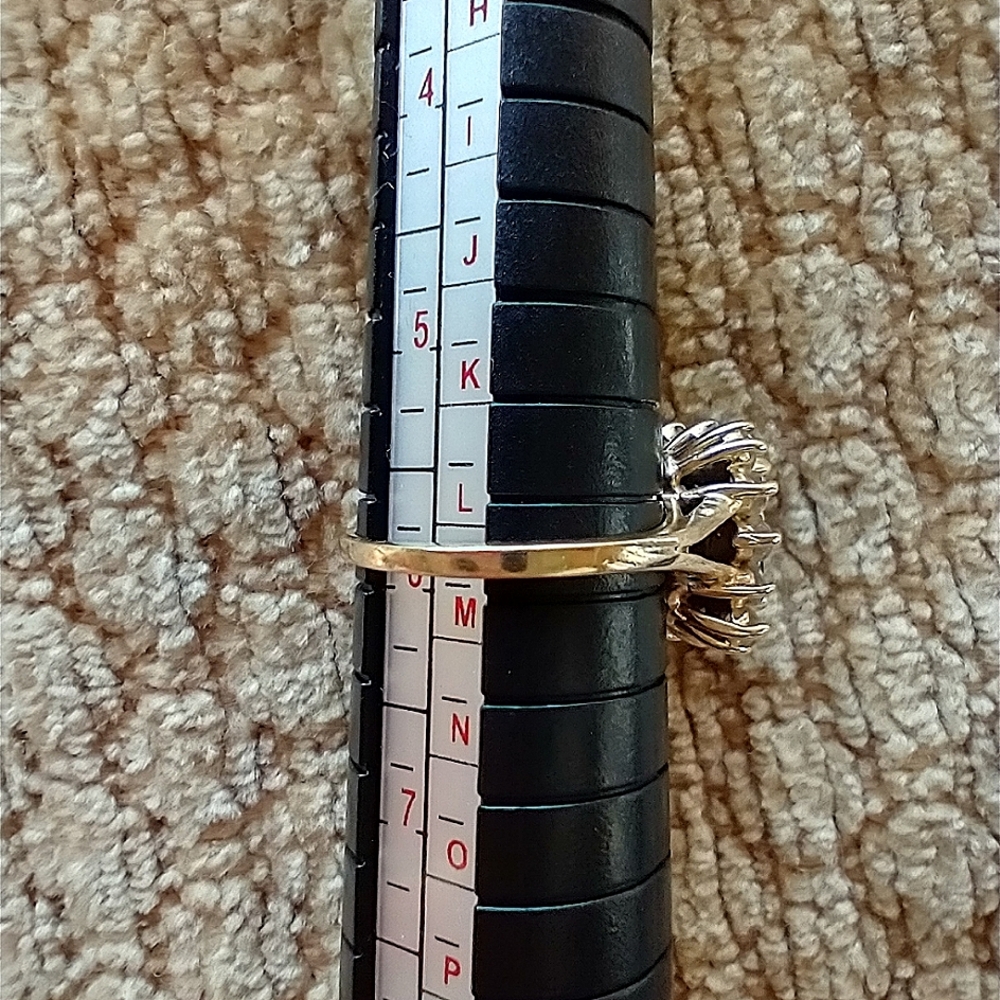 Gold Ring 14k Solid Gold/14 CZ stones surrounding Emerald Lab Created Ctr Stone - Picture 11 of 16